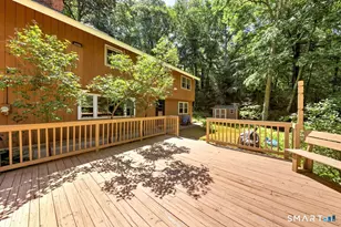 32 Hallsey Ln, Woodbridge, CT 06525 - Photo 7