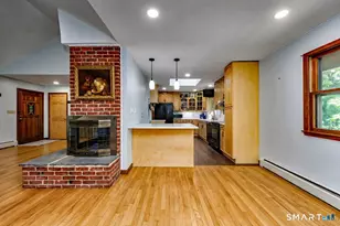 32 Hallsey Ln, Woodbridge, CT 06525 - Photo 17
