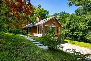 32 Hallsey Ln, Woodbridge, CT 06525 - Photo 3