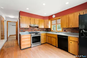 82 County St, Norwalk, CT 06851 - Photo 7
