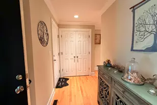 43 Applewood Ln, Avon, CT 06001 - Photo 5