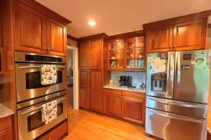 43 Applewood Ln, Avon, CT 06001 - Photo 7