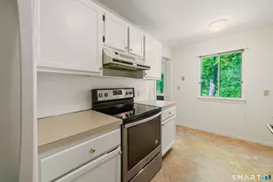 593 Heritage Vlg, Southbury, CT 06488 - Photo 9