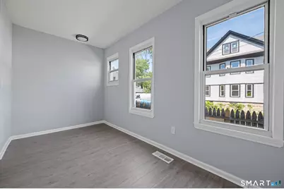 301 Poplar Street, Bridgeport, CT 06605 - Photo 11