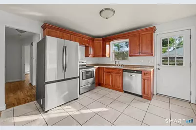 25 Myron Avenue, Bridgeport, CT 06606 - Photo 15
