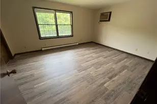 302 Boston Post Rd, Waterford, CT 06385 - Photo 9