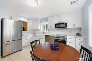 46 Henley Way, West Hartford, CT 06117 - Photo 7
