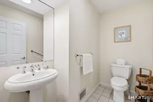 46 Henley Way, West Hartford, CT 06117 - Photo 17