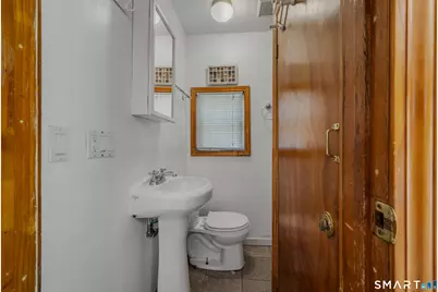 88 Roosevelt Avenue, Norwich, CT 06360 - Photo 17