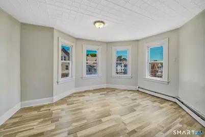 221 Willow Street #3rd Floor, Waterbury, CT 06710 - Photo 3