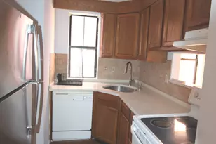 28 Essex St, Hartford, CT 06114 - Photo 5