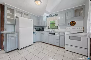 128 Capen St, Windsor, CT 06095 - Photo 3