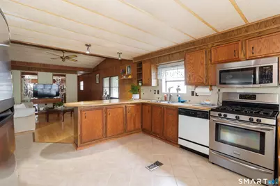 525 East Main Street #Trlr 33, Branford, CT 06405 - Photo 7