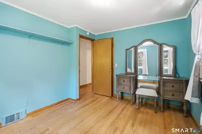 16 Pine Street, Newtown, CT 06482 - Photo 13