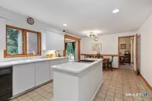 29 Pease Rd, Woodbridge, CT 06525 - Photo 3