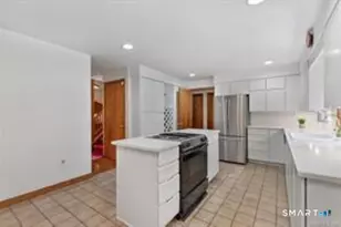 29 Pease Rd, Woodbridge, CT 06525 - Photo 5