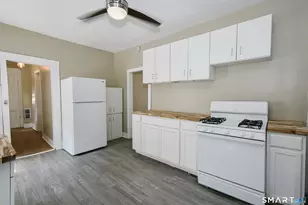286 Bloomfield Ave, West Hartford, CT 06117 - Photo 9