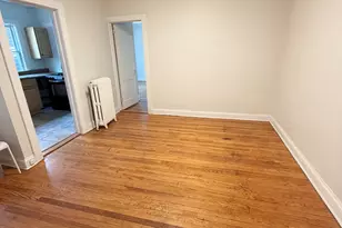 28 Whitney St, Hartford, CT 06105 - Photo 5