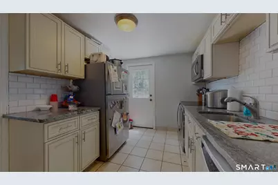 354 Edgewood Avenue, Waterbury, CT 06706 - Photo 7