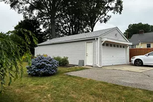 424 Rockwell Ave, Stratford, CT 06615 - Photo 15
