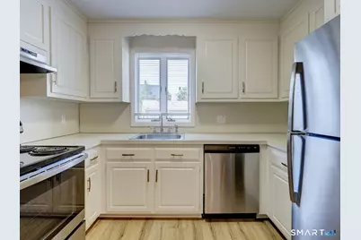 54 Oak Street #11, Middletown, CT 06457 - Photo 1