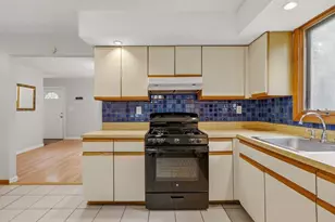6 Sunnyside Ave, Hamden, CT 06518 - Photo 5