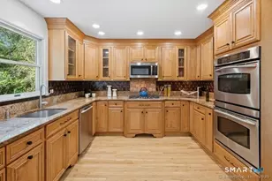 88 Edward Pl, Stamford, CT 06905 - Photo 7
