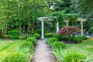 11 Pleasant St, Woodbury, CT 06798 - Photo 35