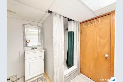 112 Ochsner Place, Bridgeport, CT 06606 - Photo 35