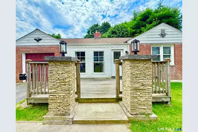 112 Ochsner Place, Bridgeport, CT 06606 - Photo 3