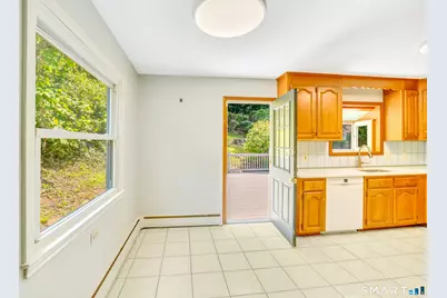 380 Farmington Avenue, Waterbury, CT 06710 - Photo 5