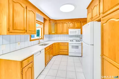 380 Farmington Avenue, Waterbury, CT 06710 - Photo 3