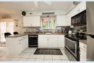 112 Leigh Drive, East Haven, CT 06512 - Photo 3