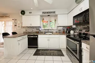 112 Leigh Dr, East Haven, CT 06512 - Photo 3