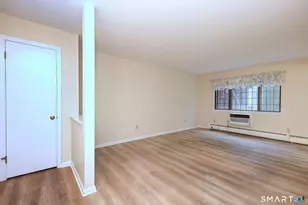 359 Foxwood Ln, Milford, CT 06461 - Photo 3