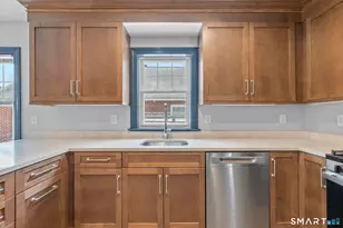 16 St Charles Ave, Stamford, CT 06907 - Photo 9