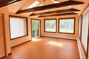 35 Lorraine Rd, Wethersfield, CT 06109 - Photo 9