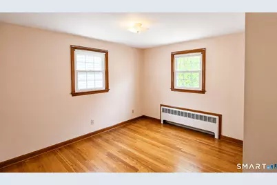 35 Lorraine Road, Wethersfield, CT 06109 - Photo 5