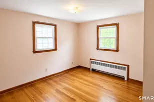 35 Lorraine Rd, Wethersfield, CT 06109 - Photo 5