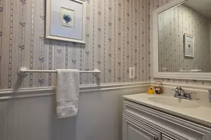 101 W Main St, East Lyme, CT 06357 - Photo 7