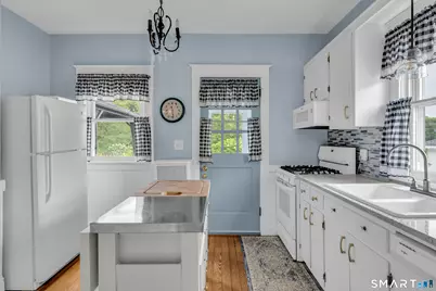 9 East Bishop Street, Waterford, CT 06385 - Photo 23
