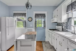 9 E Bishop St, Waterford, CT 06385 - Photo 23