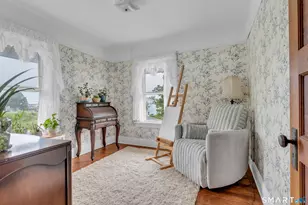 9 E Bishop St, Waterford, CT 06385 - Photo 31