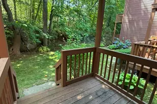 75 Leslie Rd, Bridgeport, CT 06606 - Photo 9