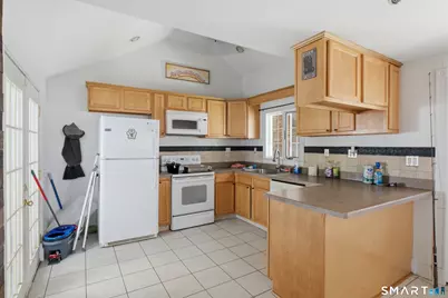 70 Leslie Court, Bristol, CT 06010 - Photo 7