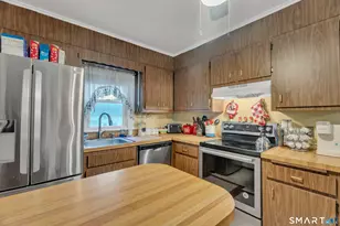 82 S 2nd Ave, Norwich, CT 06380 - Photo 17