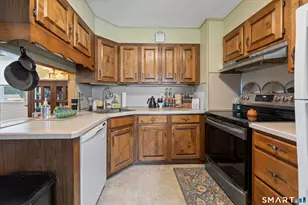 140 Garfield Rd, Bristol, CT 06010 - Photo 9
