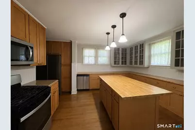 18 Fleetwood Avenue, Bethel, CT 06801 - Photo 9