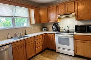 11 Belmont Cir, Danbury, CT 06810 - Photo 5