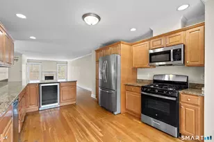 32 Crows Nest Ln, Danbury, CT 06810 - Photo 7